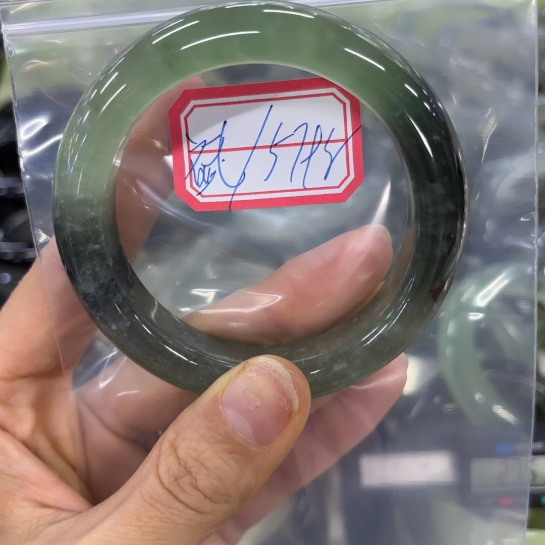 蛇纹石玉手镯未镶嵌蔡*斌