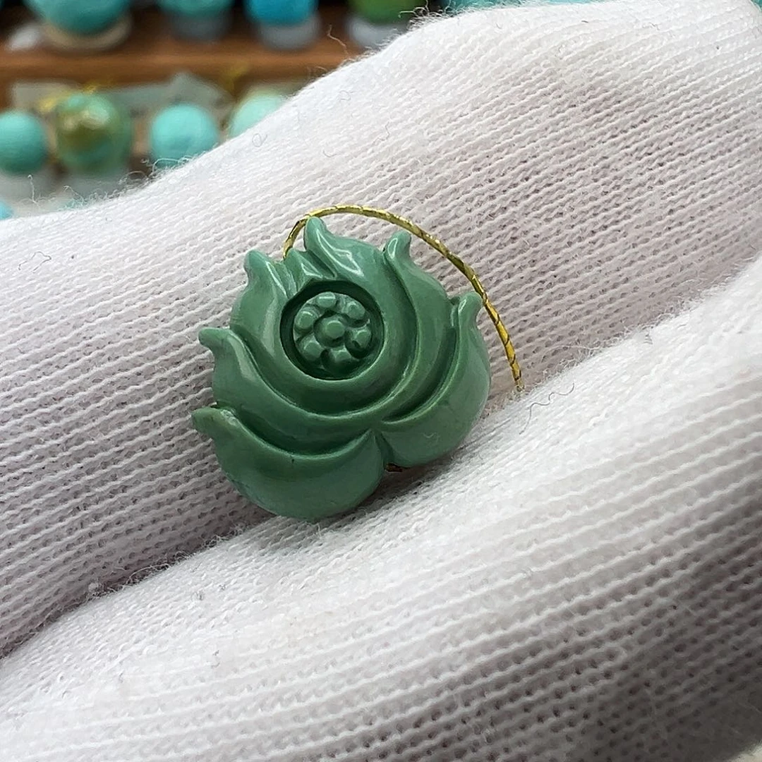 绿松石配饰未镶嵌