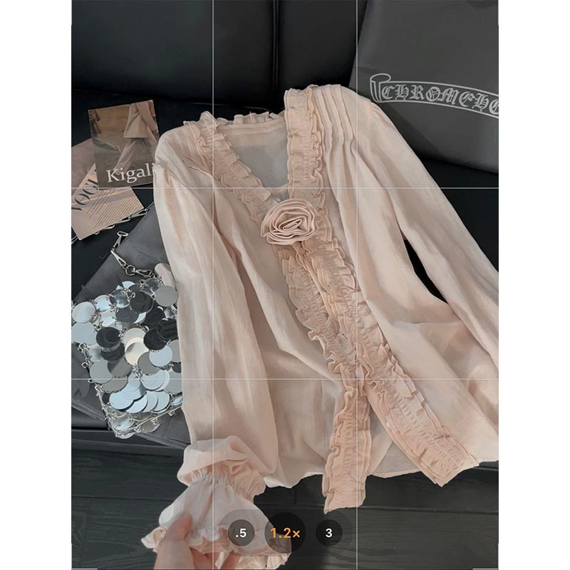 法式复古温柔风木耳边V领衬衫女2025春季新款设计感花朵百搭上衣