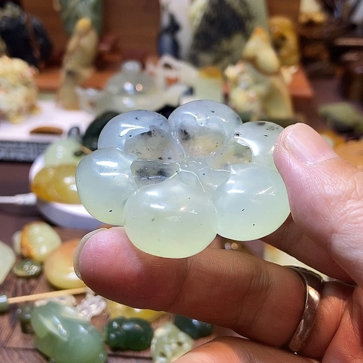 岫玉未镶嵌珠宝奇石