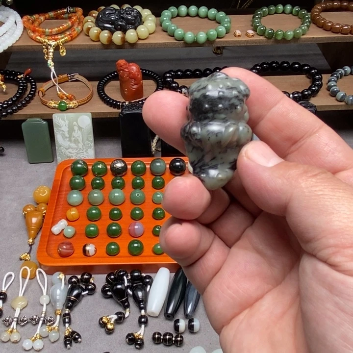 和田玉未镶嵌手链