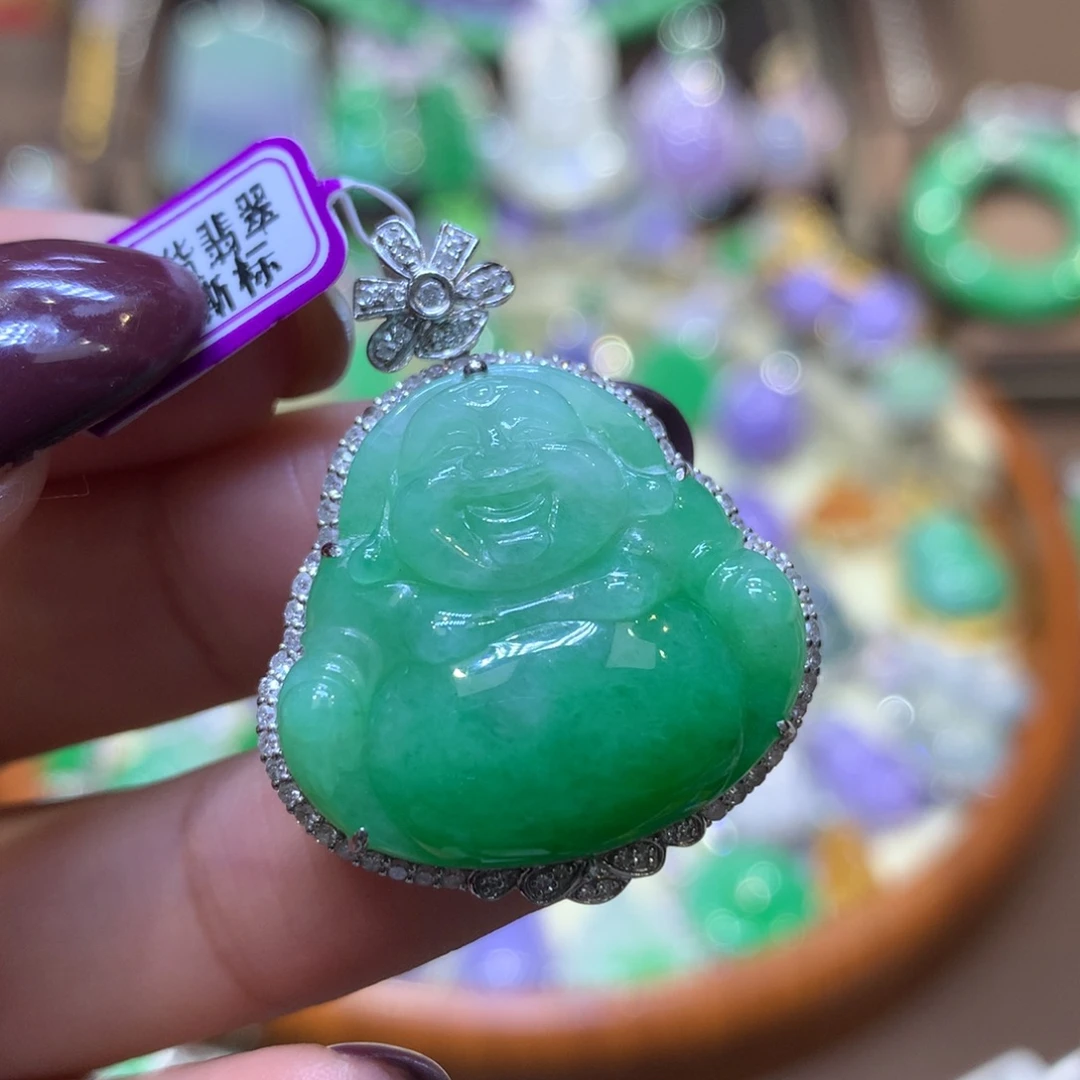 翡翠18K金镶嵌颈饰