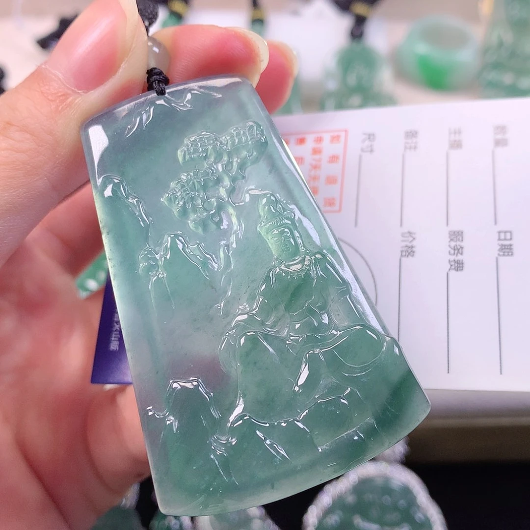 翡翠颈饰未镶嵌翡翠