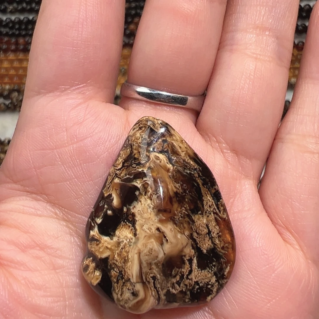 花***琥珀未镶嵌裸石吊坠