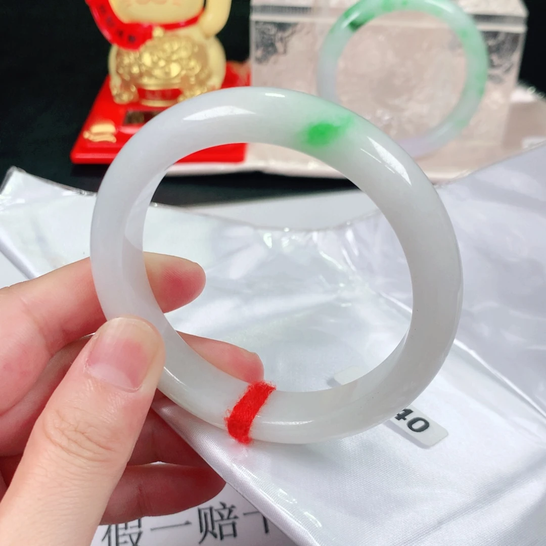 翡翠手镯未镶嵌0240