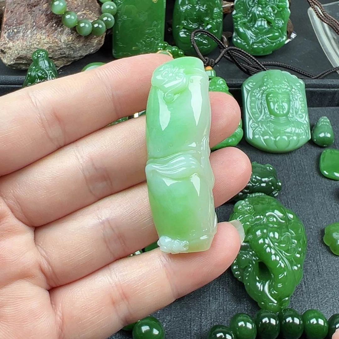 【闪购商品】颈饰未镶嵌和田玉青海翠竹节