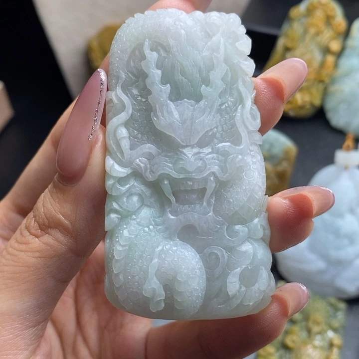 定制翡翠未镶嵌龙牌