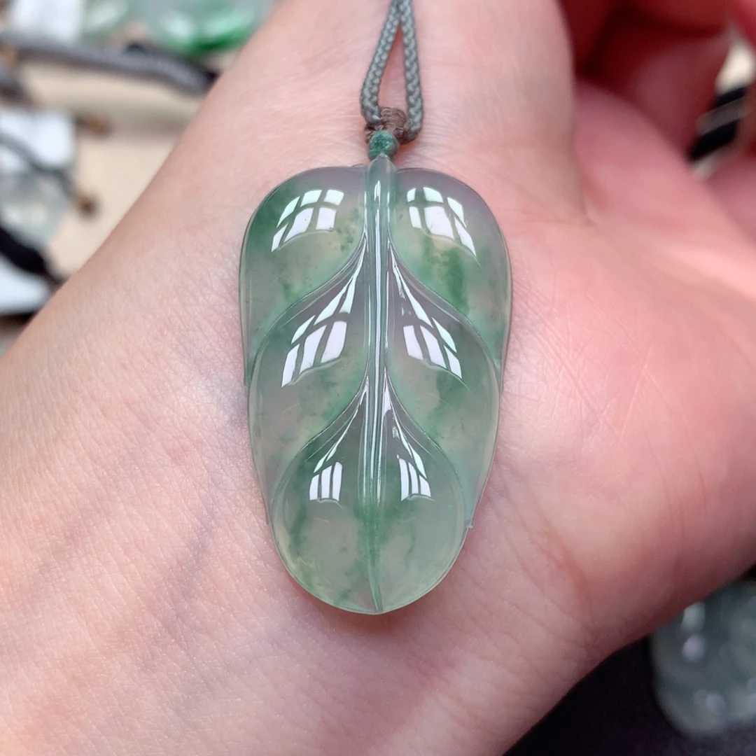 颈饰未镶嵌翡翠叶子
