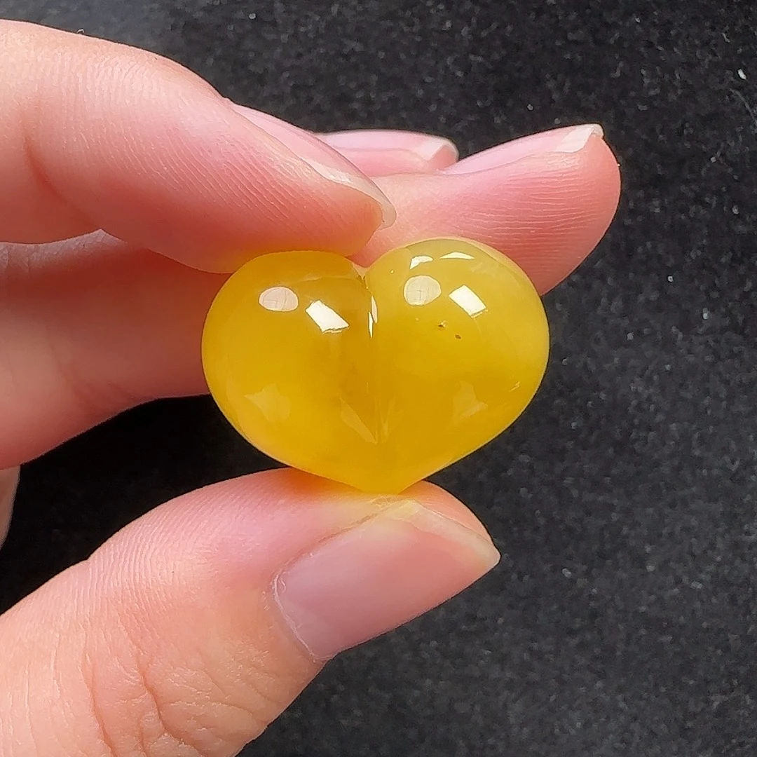 蜜蜡未镶嵌珠宝奇石