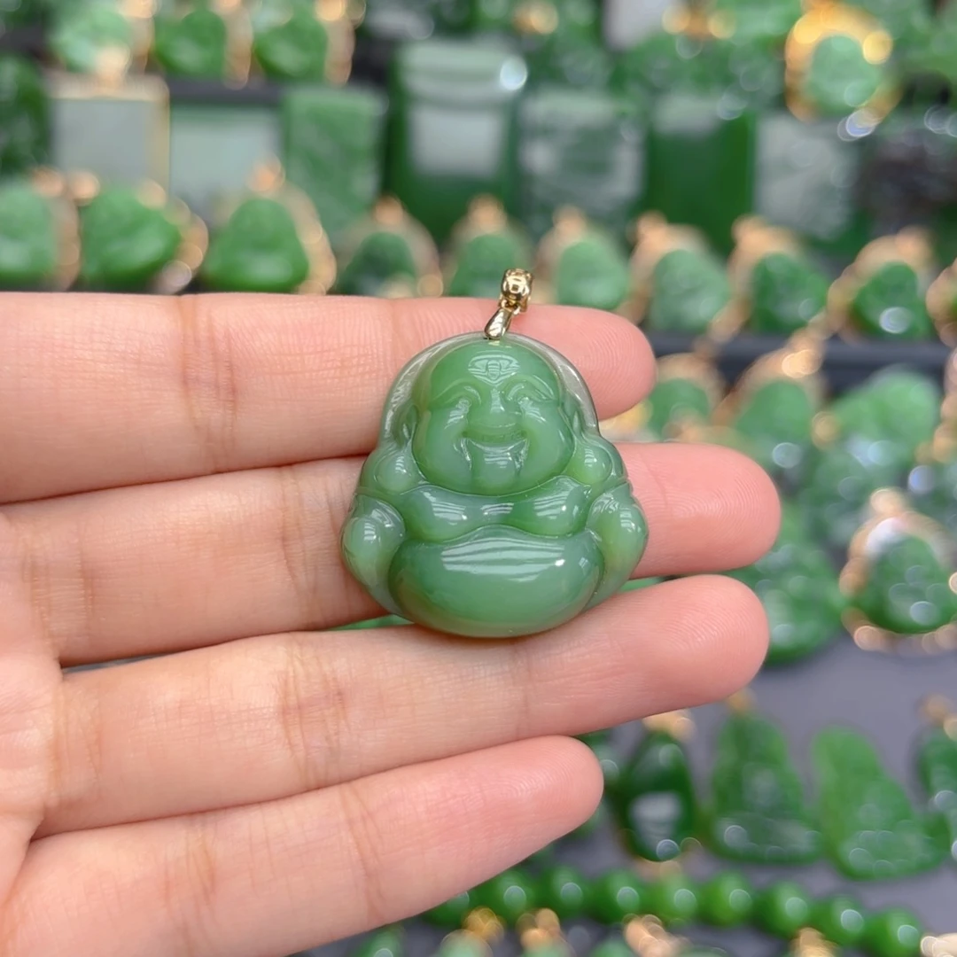 颈饰18K金镶嵌和田玉（碧玉）