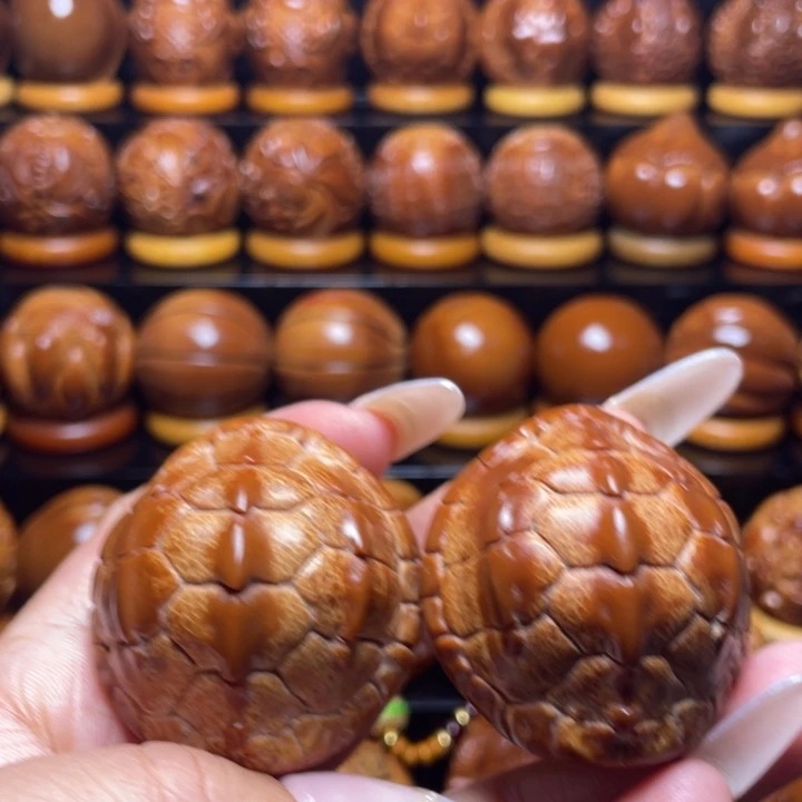 养***多橄榄核把件橄榄雕刻