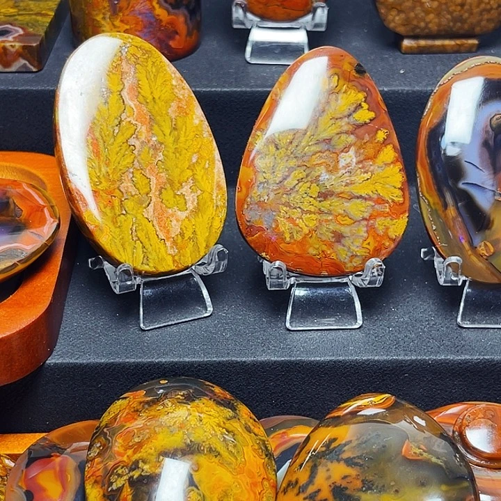 未镶嵌颈饰玛瑙/玉髓财**郎