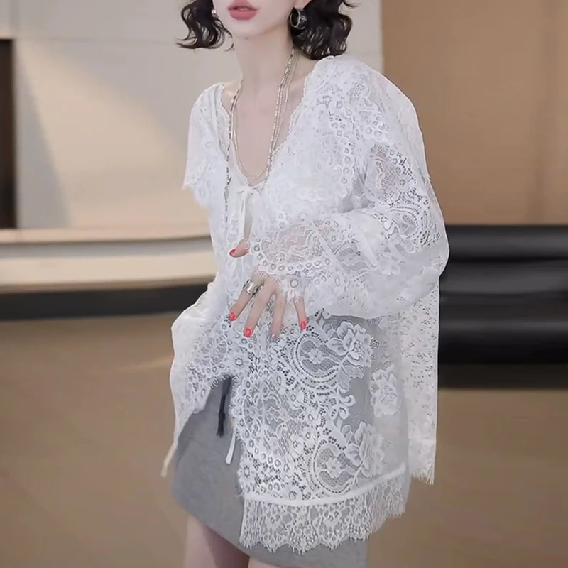 法式浪漫风蕾丝钩花连帽防晒衬衫外套女春秋新款时尚镂空开衫上衣