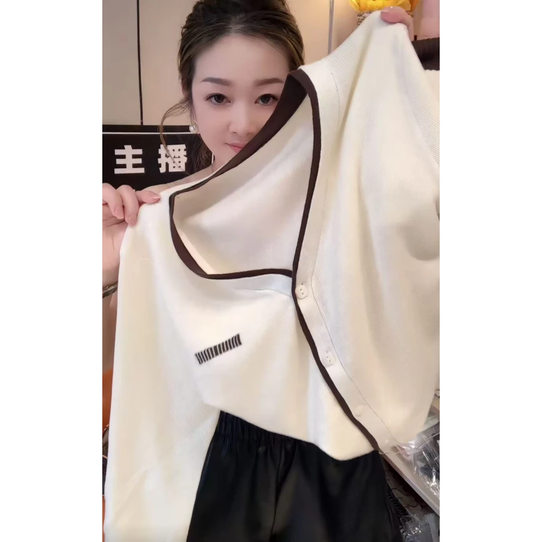 今年流行穿搭2025早秋新款温柔风小众百搭毛针织衫修身长袖上衣