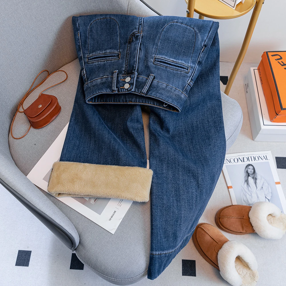 996不贴腿微喇叭牛仔裤女2025年冬季加绒高腰宽松百搭垂坠感长裤