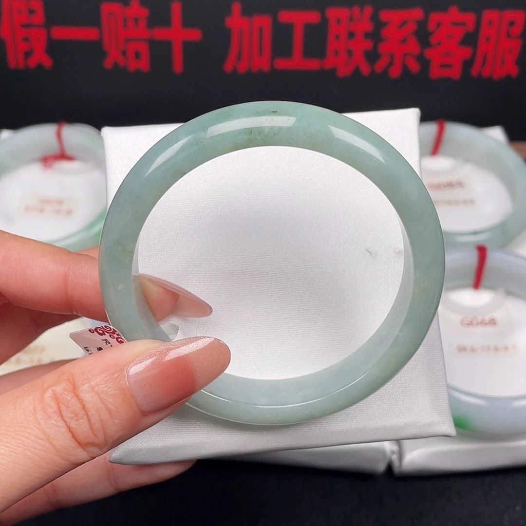 翡翠未镶嵌手镯083