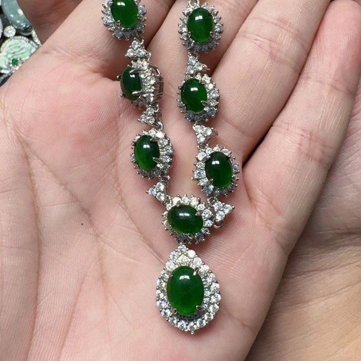 翡翠未镶嵌颈饰天然A货翡翠放漏