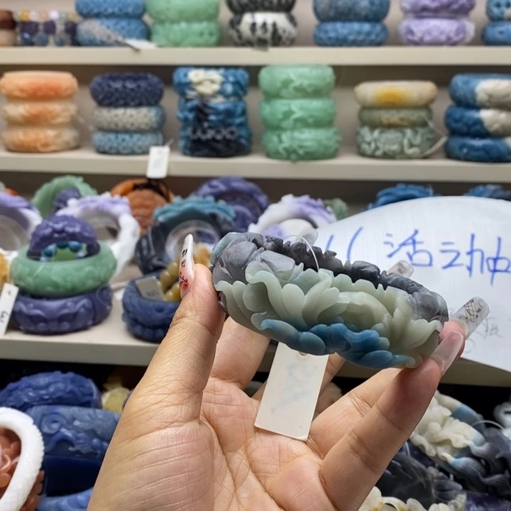 未镶嵌手镯石英岩玉