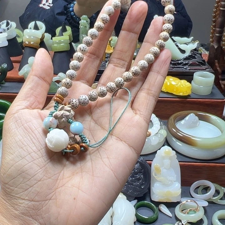 颈饰未镶嵌和田玉草***～