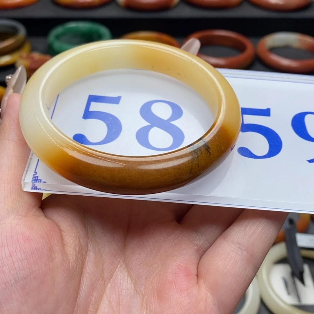 石英质玉（黄龙玉）手镯未镶嵌