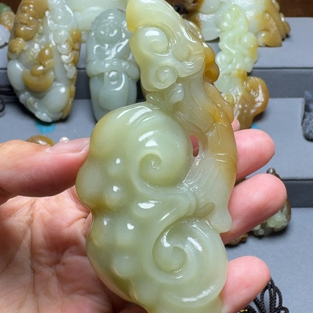 和田玉未镶嵌颈饰