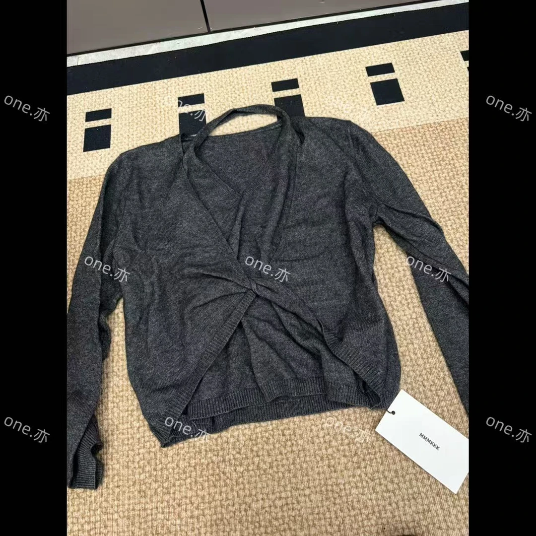 【一个亦】褶皱假两件挂脖上衣YEE/7050