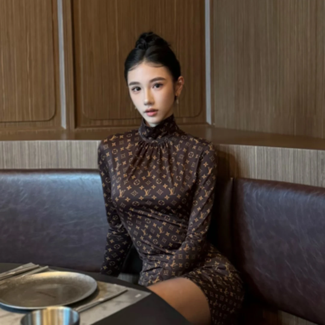 未使用 LouisVuitton/路易威登 棕色老花满印连衣裙/s码/35523