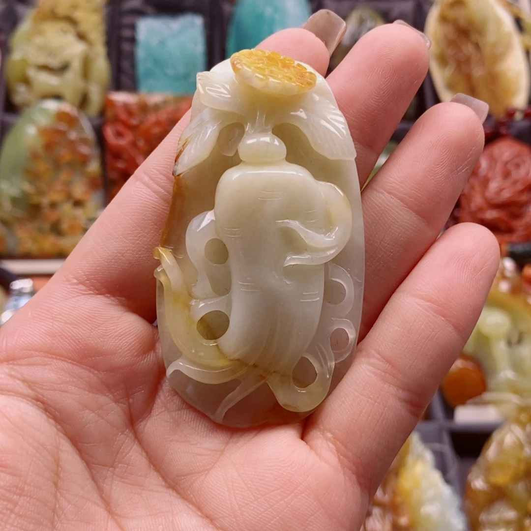 蛇纹石玉未镶嵌颈饰