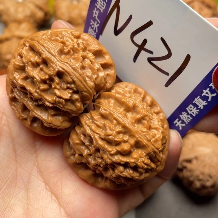 桃核把件白狮子40尺