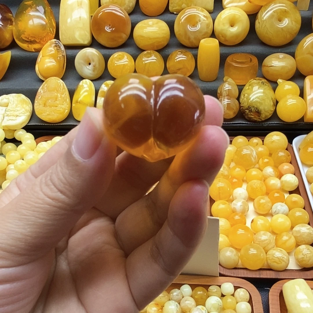 琥珀未镶嵌颈饰天然蜜蜡