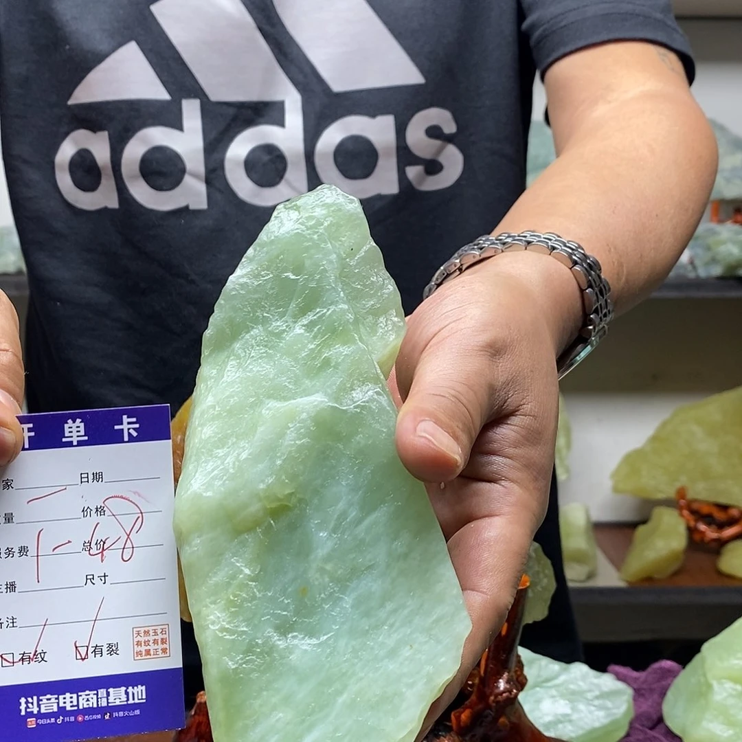 蛇纹石玉未镶嵌纯天然岫玉原石