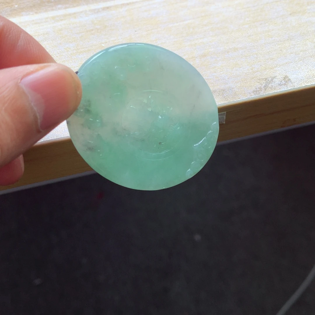 翡翠颈饰未镶嵌吊坠