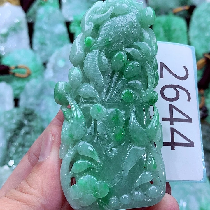 吊坠(不含链)未镶嵌翡翠
