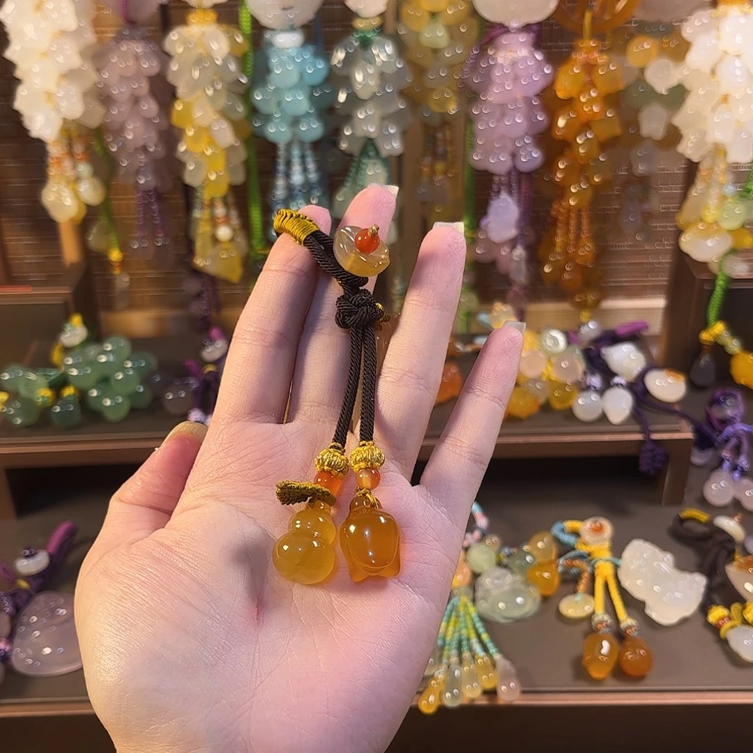 罗***菊玛瑙/玉髓未镶嵌车挂钥匙扣