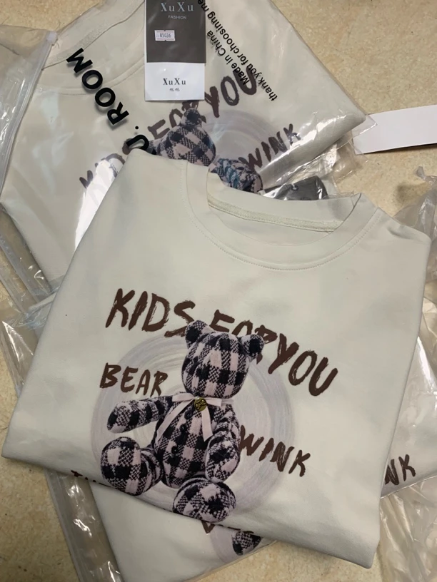 新款休闲百搭小熊圆领上衣85036