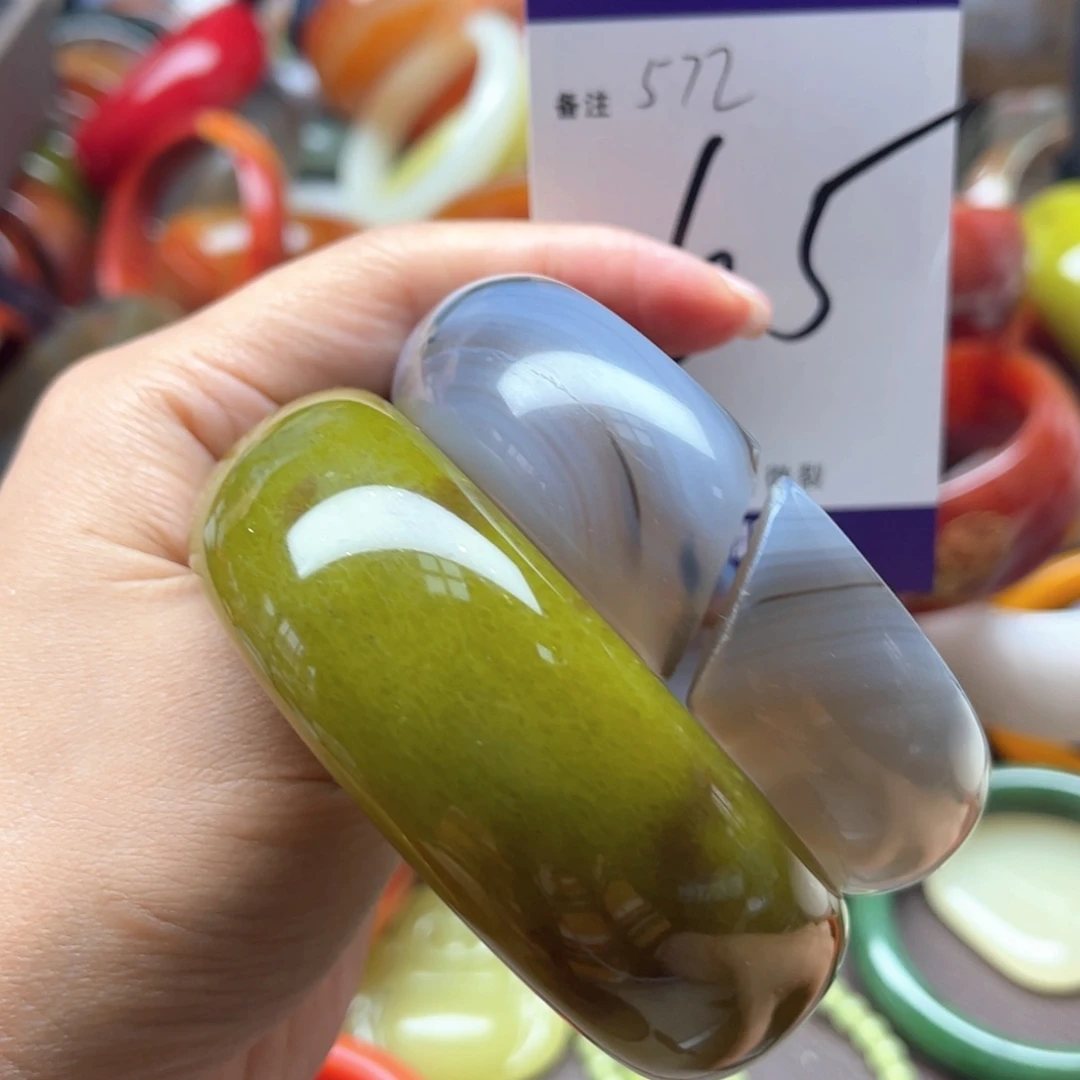玛瑙/玉髓手镯未镶嵌