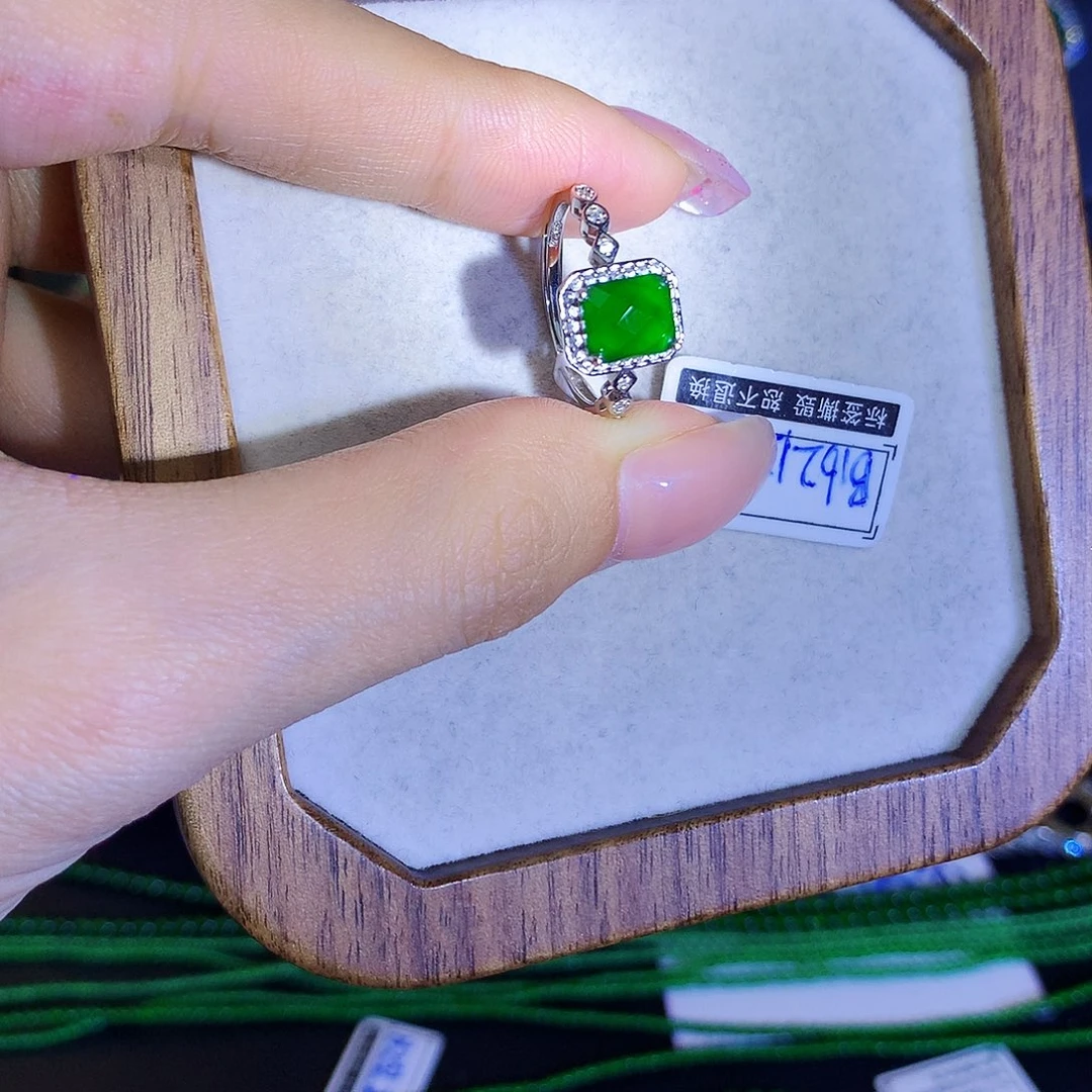 翡翠戒指银S925镶嵌天然翡翠切割面戒指