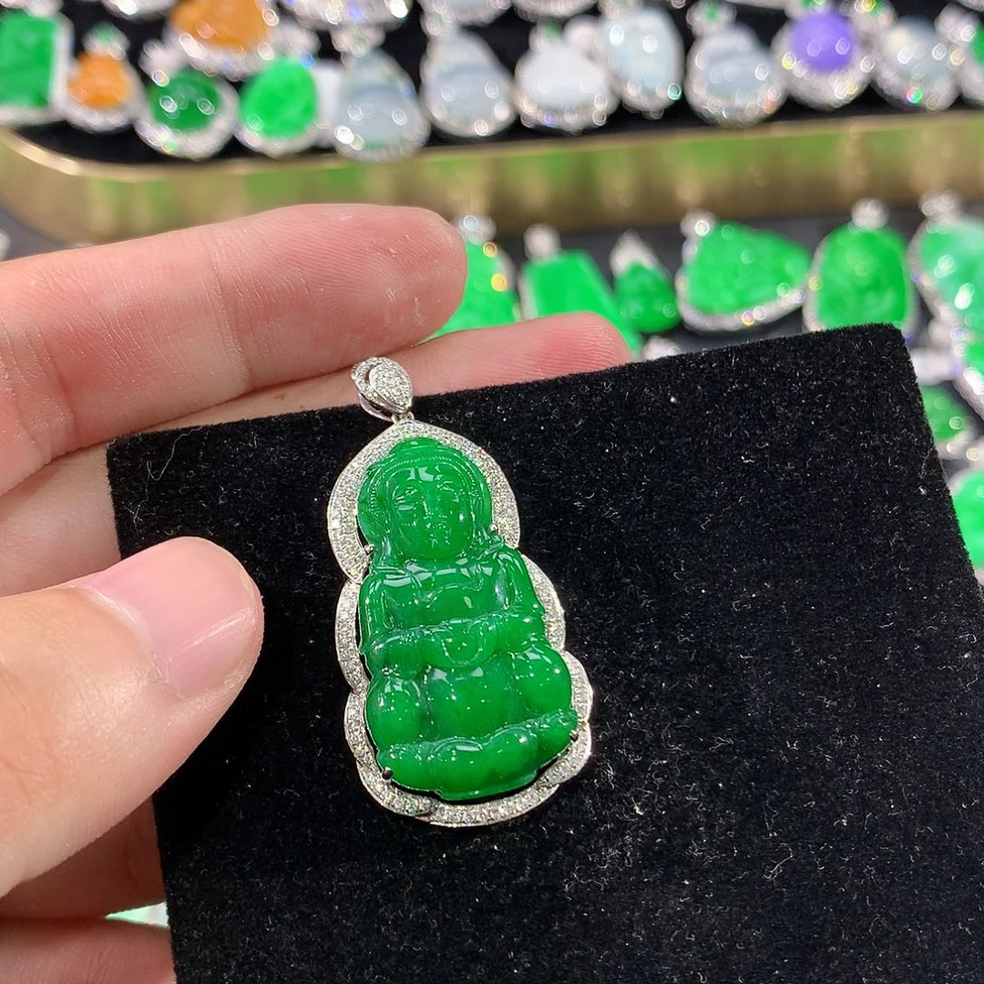 翡翠18K金镶嵌颈饰