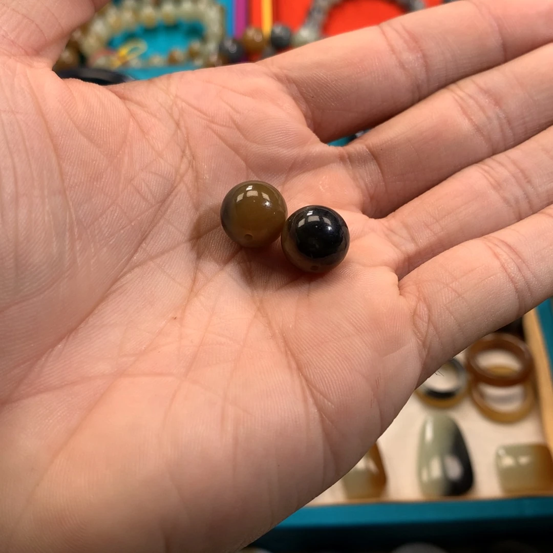 绿***哥未镶嵌手链和田玉（糖玉）