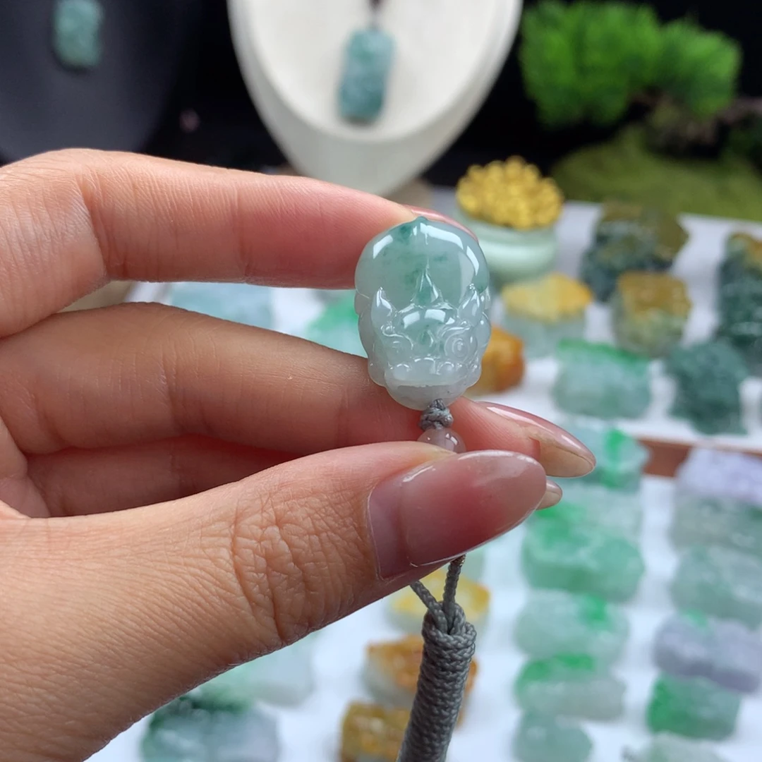 翡翠未镶嵌颈饰A33 大肚貔貅