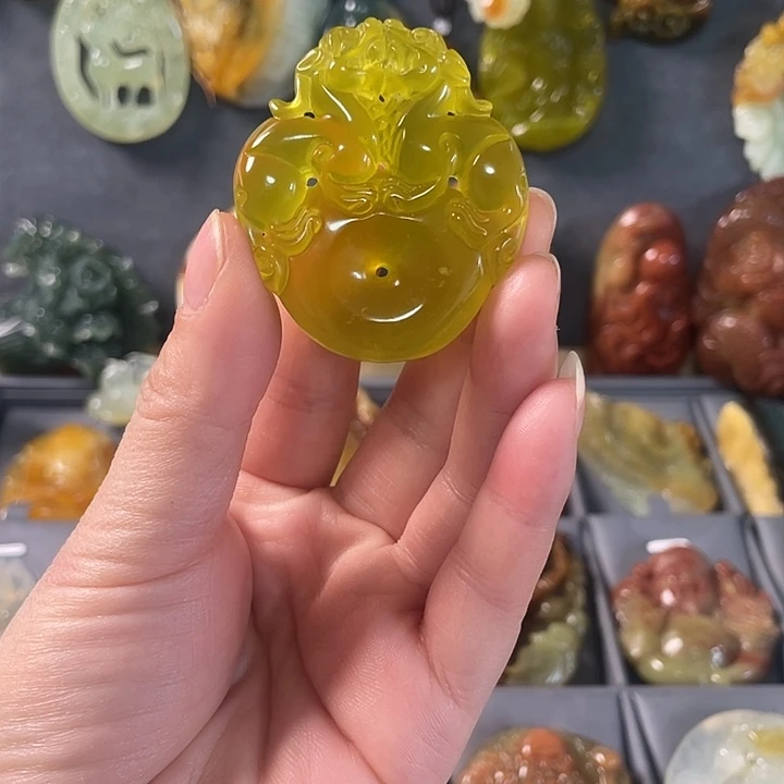 蛇纹石玉未镶嵌挂件