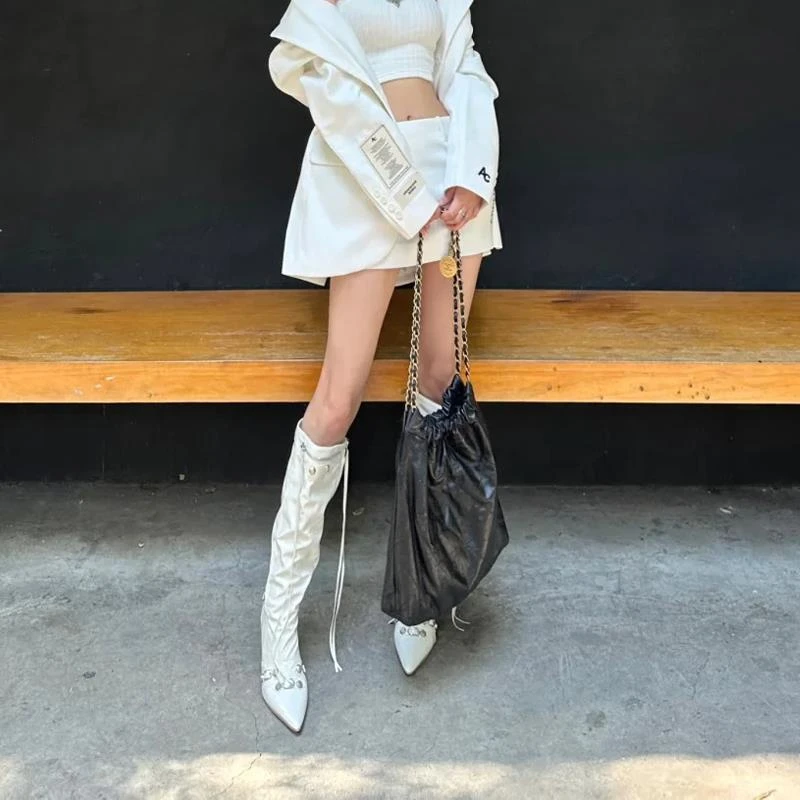 【CBMT旗舰店】欧美尖头辣妹机车靴2025年新款小众金属锍钉潮酷细