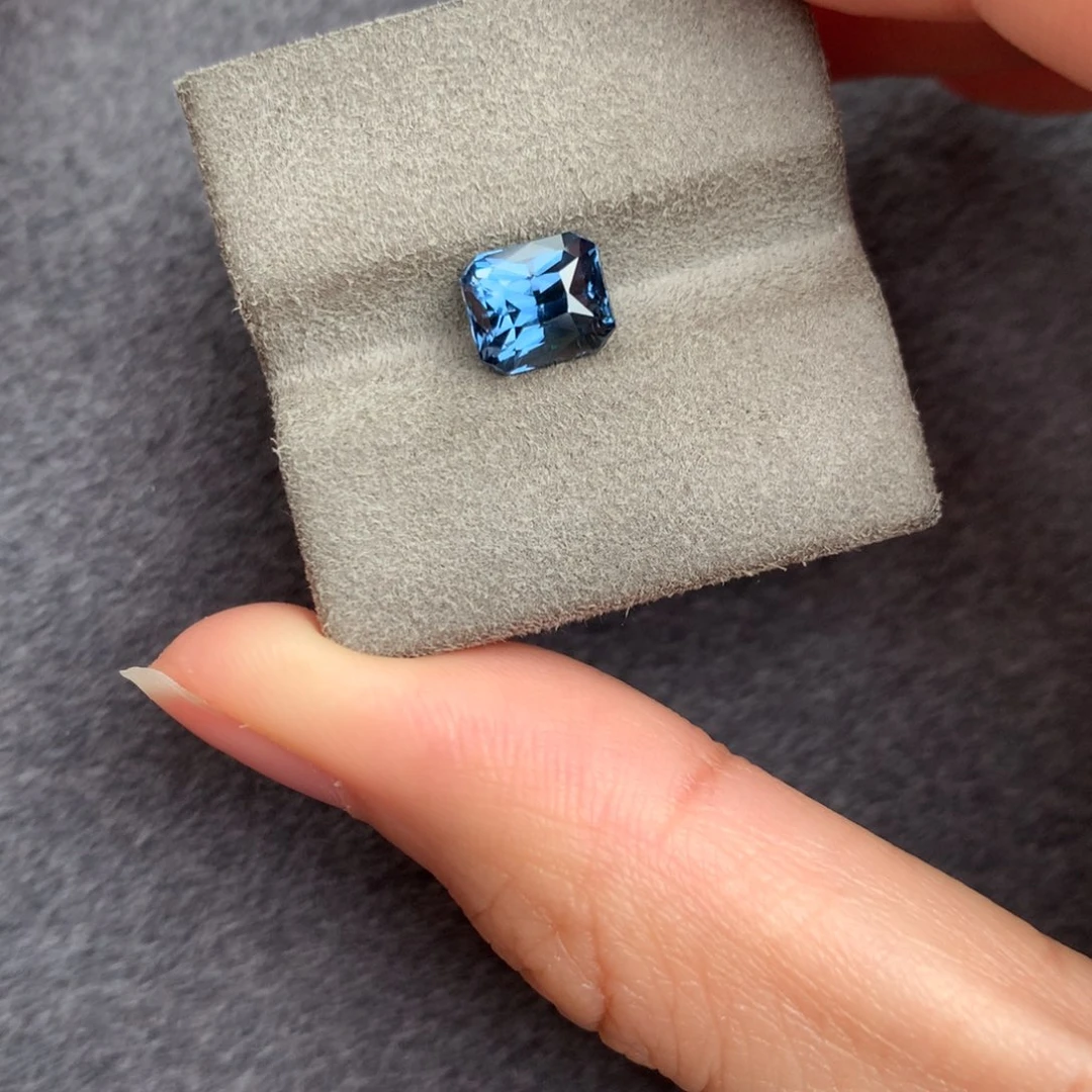 裸石尖晶石2.19ct钴尖晶