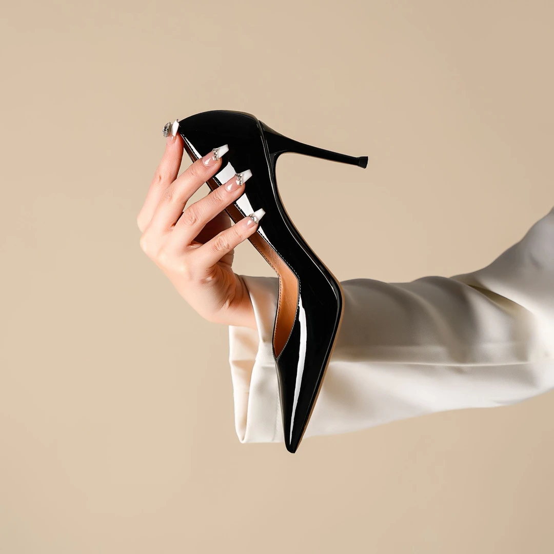 春秋新款漆皮V口高跟鞋女侧空尖头不累脚浅口细跟绝美单鞋