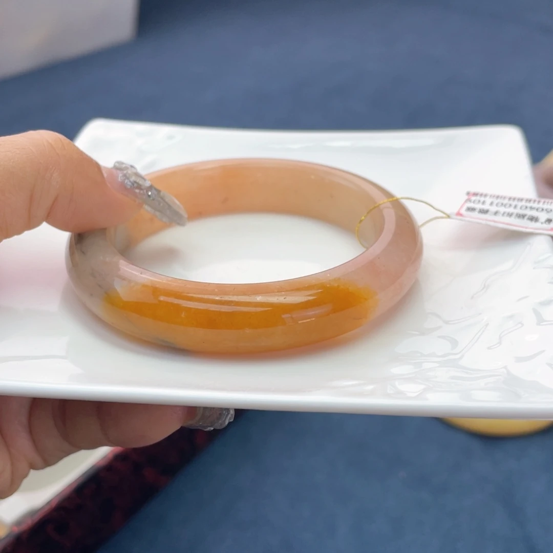 心***晴石英质玉未镶嵌手镯