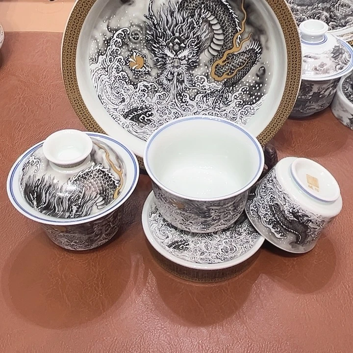 摆件景德镇陶瓷研究所的工作是从