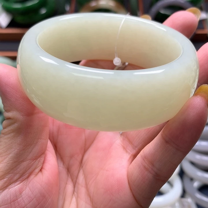 【闪购商品】未镶嵌手镯和田玉