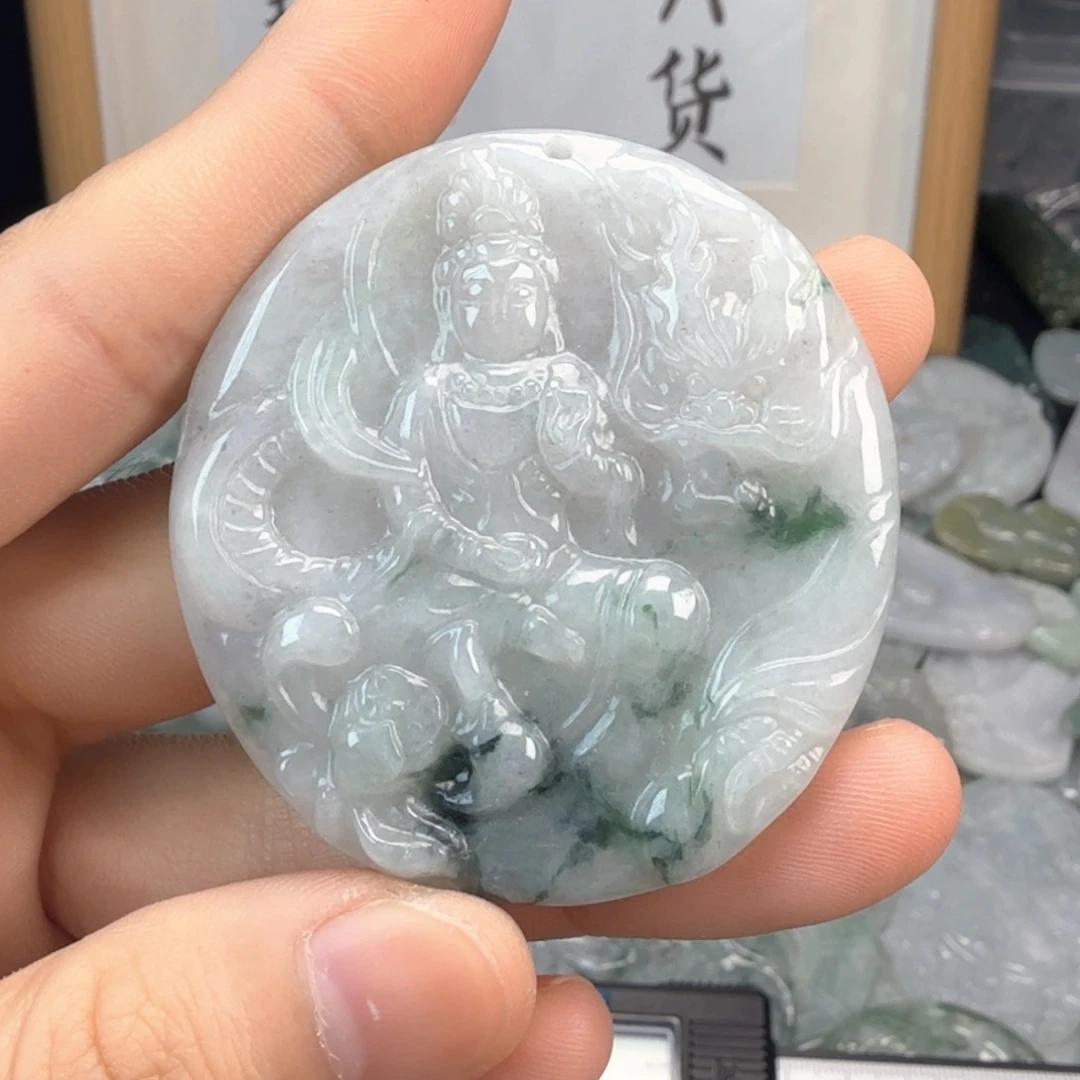 翡翠挂件未镶嵌翡翠