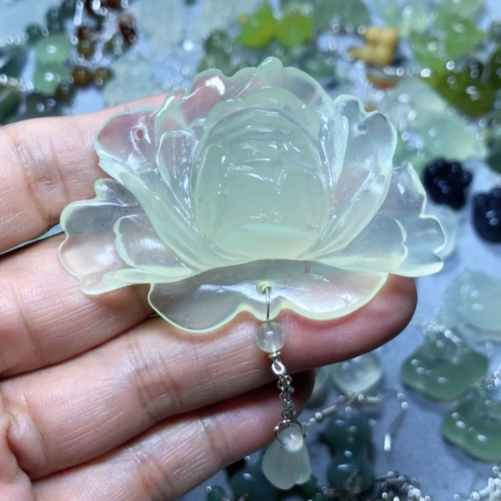 【闪购商品】蛇纹石玉挂件未镶嵌