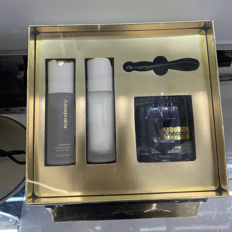 安珀妮面霜套盒搭配水乳重样(轻盈)